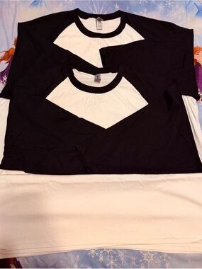 Gildan Black and White Raglan Baseball Tee Bundle of 2 Tee’s Size 2XL